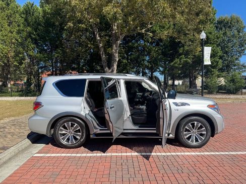 Used 2019 Nissan Armada SL w/ Premium Package image 6