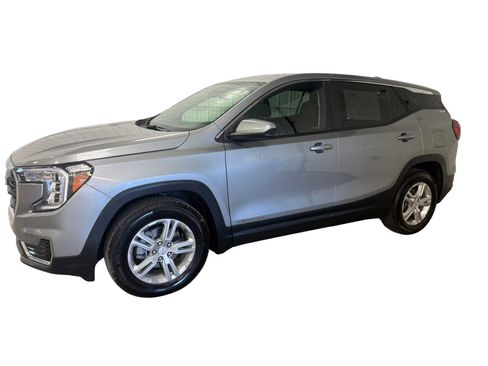 Used 2024 GMC Terrain SLE FWD image 2