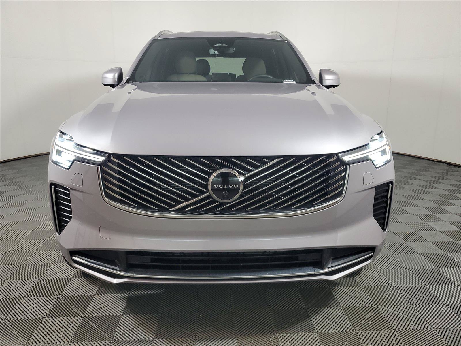 Certified 2026 Volvo XC90 B6 Plus w/ Protection Package Premier AWD/4WD image 2
