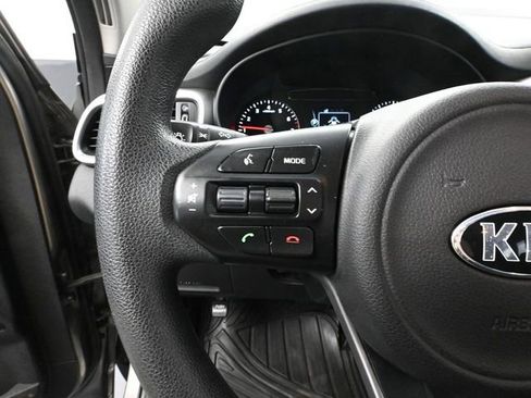 Used 2016 Kia Sorento LX image 24