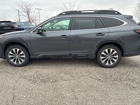 Used 2023 Subaru Outback Limited image 9