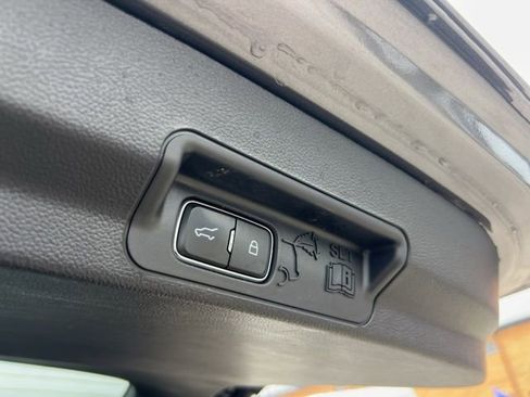 Certified 2022 Ford Explorer XLT w/ Equipment Group 202A image 24