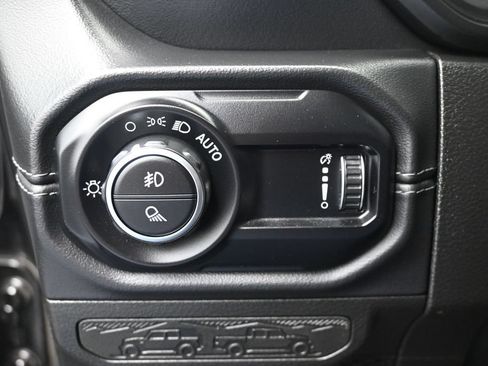 Used 2024 Jeep Gladiator Sport w/ Premium Package AWD/4WD image 15