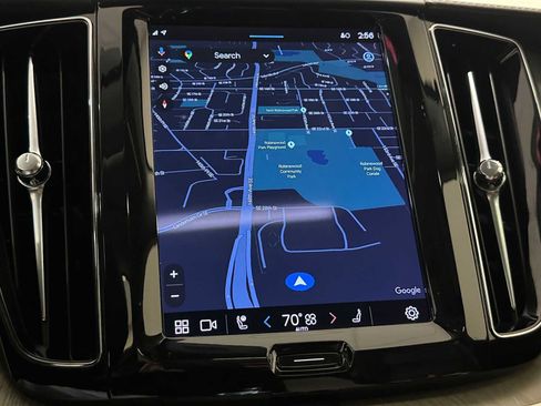 Used 2022 Volvo XC60 B6 Inscription w/ Climate Package image 14