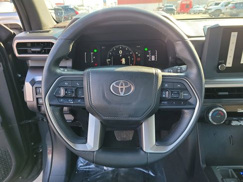 Used 2025 Toyota 4Runner SR5 image 21