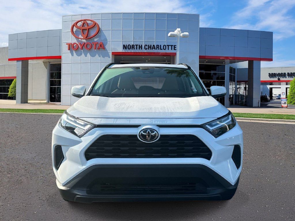 Used 2025 Toyota RAV4 XLE w/ Convenience Package FWD image 3
