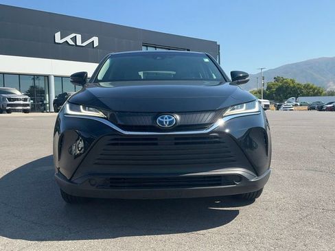 Used 2023 Toyota Venza LE image 5