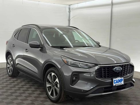 Used 2024 Ford Escape Platinum image 8