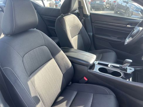 Used 2024 Nissan Altima 2.5 SV image 34