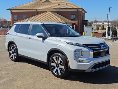 Used 2025 Mitsubishi Outlander SE