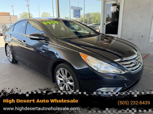 Used 2012 Hyundai Sonata Limited w/ Navigation Pkg FWD image 1