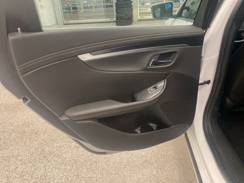 Used 2020 Chevrolet Impala LT w/ LT Convenience Package image 32