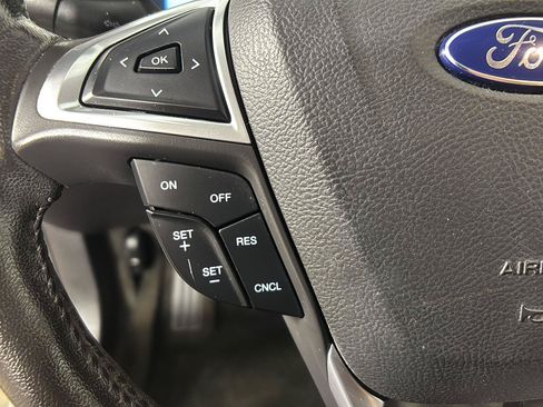 Used 2015 Ford Fusion SE FWD image 30