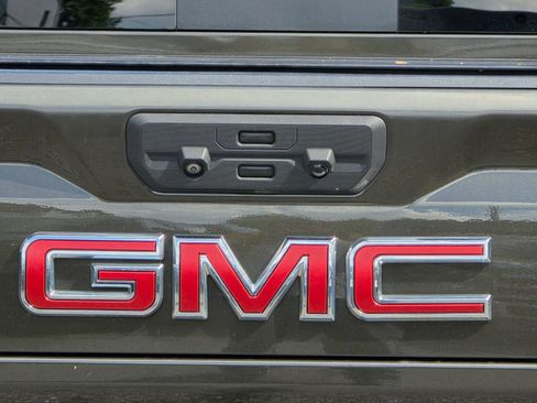 Used 2022 GMC Sierra 2500 AT4 w/ AT4 Preferred Package AWD/4WD image 36