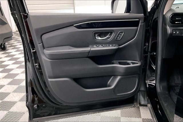 Used 2025 Honda Pilot EX-L image 19