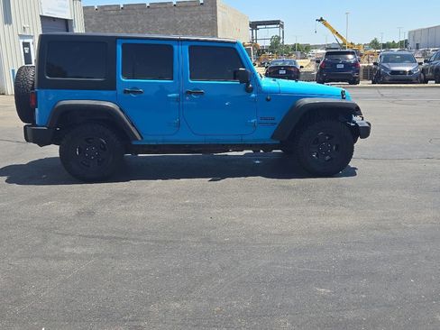 Used 2018 Jeep Wrangler Unlimited Sport w/ Connectivity Group AWD/4WD image 8