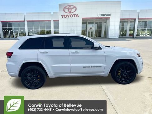 Used 2019 Jeep Grand Cherokee Altitude AWD/4WD image 6