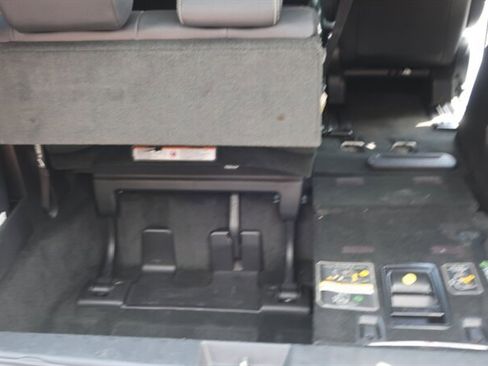 Used 2017 Toyota Sienna SE Premium FWD image 36