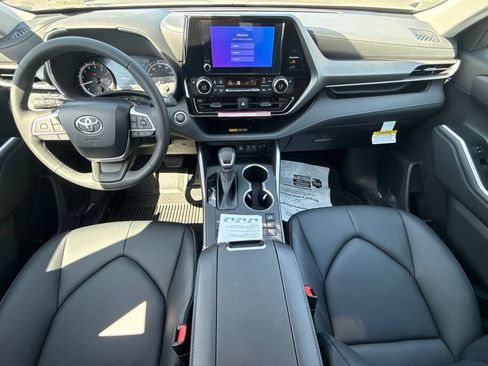 New 2026 Toyota Highlander XLE AWD/4WD image 28