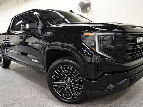 Used 2024 GMC Sierra 1500 Elevation w/ Preferred Package image 2