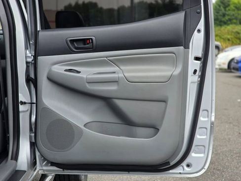 Used 2012 Toyota Tacoma 4x4 Double Cab image 28