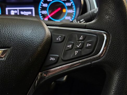Used 2017 Chevrolet Cruze LT image 22