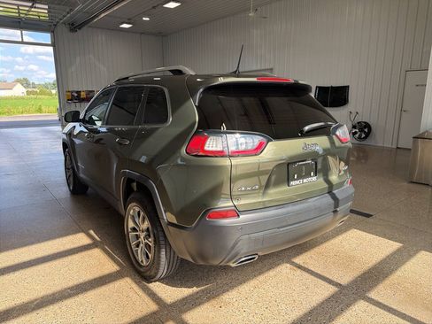 Used 2020 Jeep Cherokee Latitude Plus w/ Cold Weather Group AWD/4WD image 3