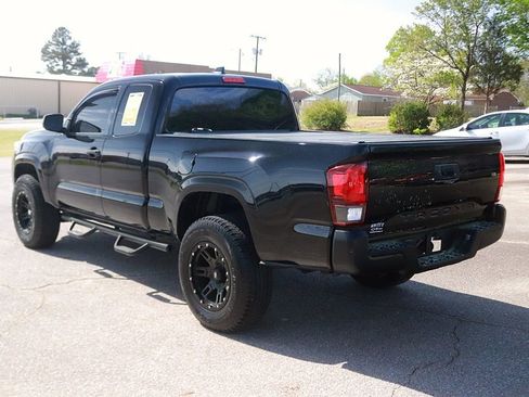 Used 2022 Toyota Tacoma SR RWD image 5