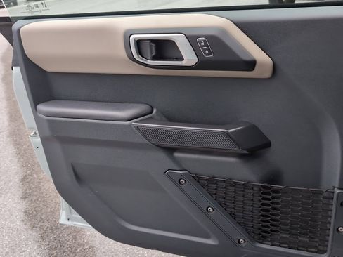 Used 2024 Ford Bronco Wildtrak image 30