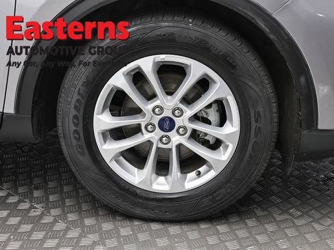 Used 2022 Ford Escape SE FWD image 32