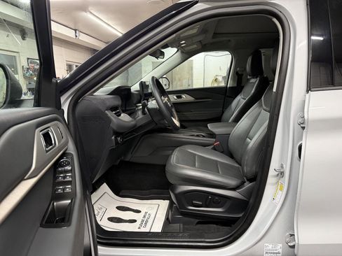 New 2026 Ford Explorer Active w/ Active Comfort Package image 12