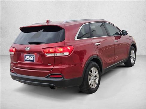 Used 2018 Kia Sorento LX image 5
