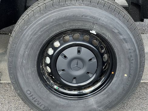 New 2025 Mercedes-Benz Sprinter 2500 image 12