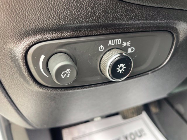 Used 2019 Chevrolet Equinox LT FWD image 16