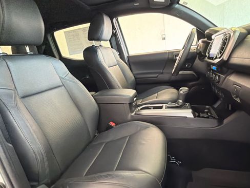 Used 2023 Toyota Tacoma Limited AWD/4WD image 25