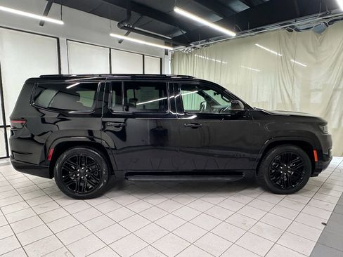 Used 2024 Jeep Wagoneer Series II w/ Convenience Group I image 3