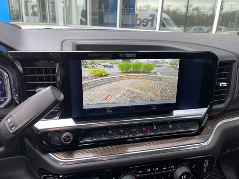 Used 2025 Chevrolet Silverado 1500 LT image 31