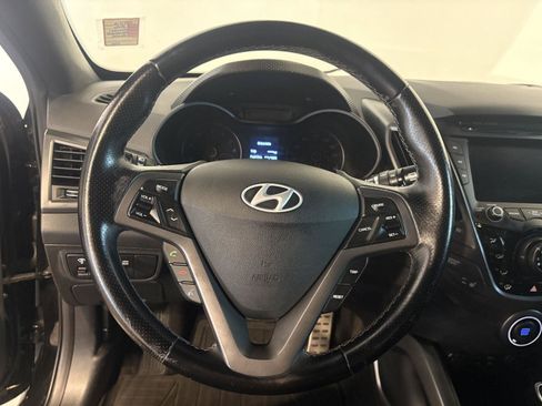 Used 2016 Hyundai Veloster Turbo FWD image 17