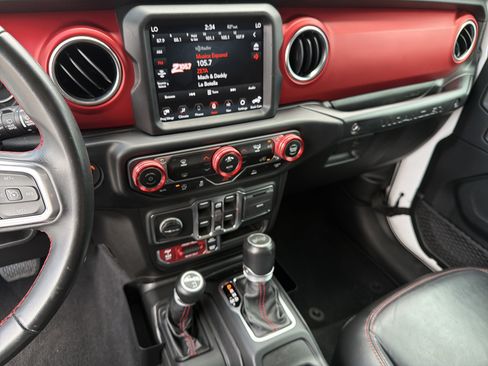 Used 2021 Jeep Wrangler Unlimited Rubicon AWD/4WD image 32