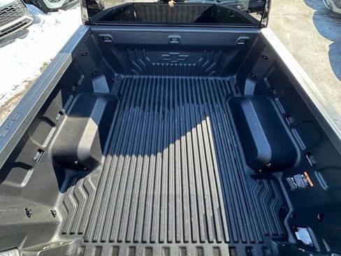Used 2024 Chevrolet Silverado 1500 LT image 31
