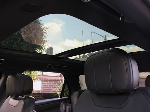 Used 2023 Land Rover Range Rover Sport SE AWD/4WD image 26