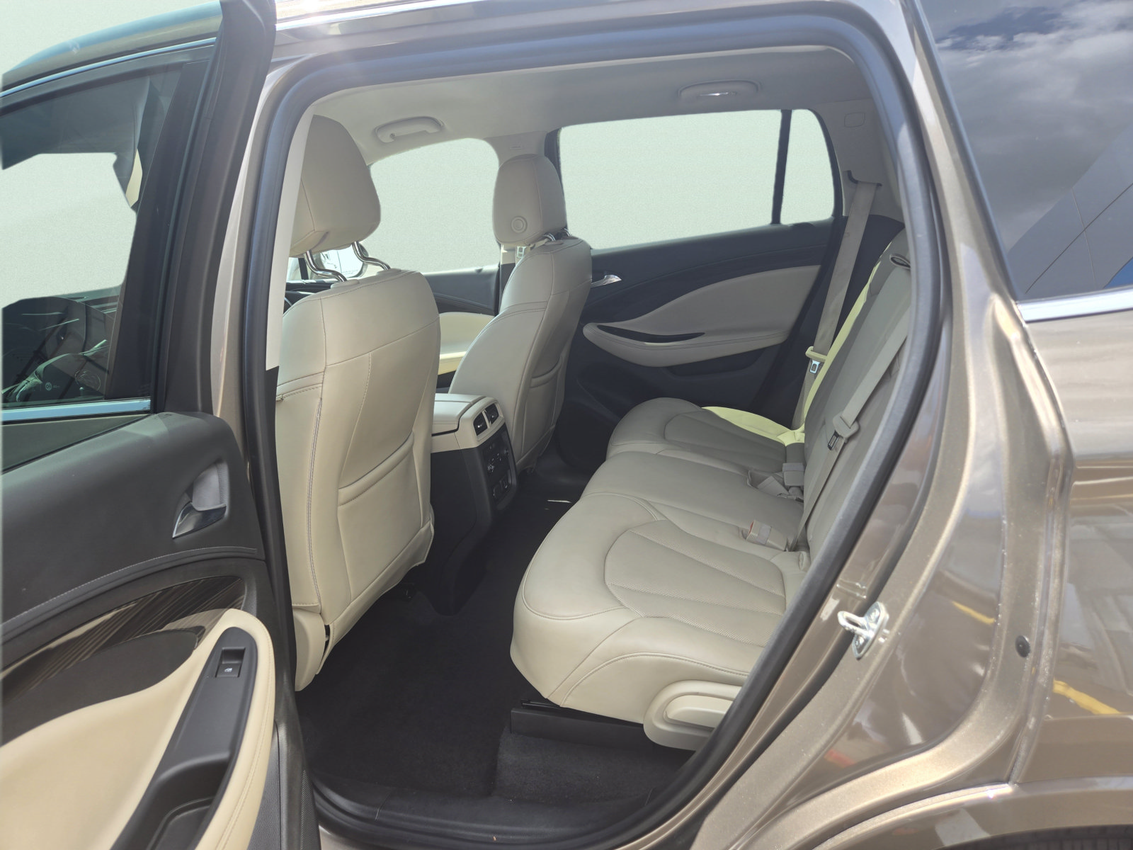 Used 2019 Buick Envision Essence w/ LPO, Active Package AWD/4WD image 11