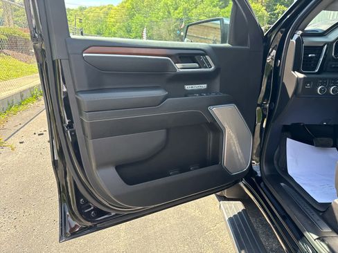 Used 2024 GMC Sierra 1500 Denali w/ Denali Reserve Package AWD/4WD image 14