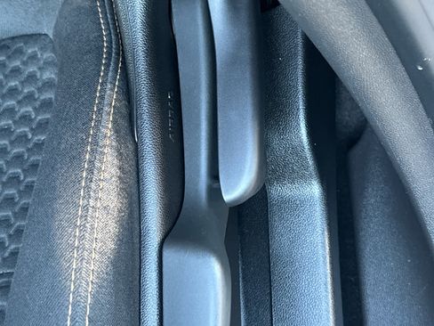 Used 2018 GMC Terrain SLE image 25