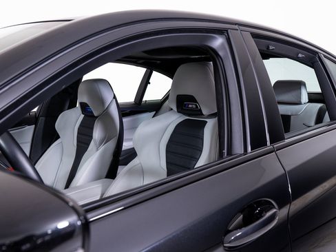 Used 2022 BMW M5 w/ Executive Package image 19