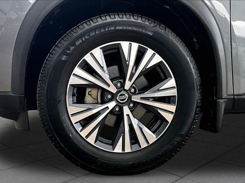 Certified 2021 Nissan Rogue SV FWD image 11