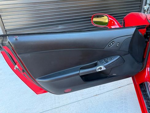 Used 2006 Chevrolet Corvette Convertible w/ Preferred Equipment Group image 36