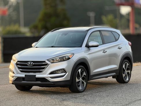 Used 2016 Hyundai Tucson Limited w/ Option Group 03 AWD/4WD image 6