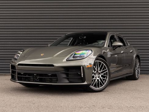 New 2026 Porsche Panamera 4 AWD/4WD image 1