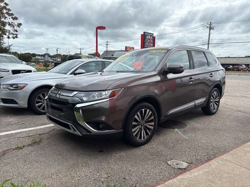Used 2020 Mitsubishi Outlander ES image 3